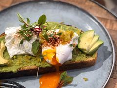 牛油果温泉蛋吐司-O'mills Sourdough Bakery&Bistro(永嘉路店)