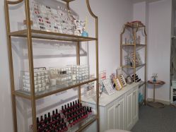 -Yolee雅妮容颜定制美睫·美甲