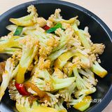 应该是把花椒磨碎来调味，去骨的鸡肉并不会很辣辣