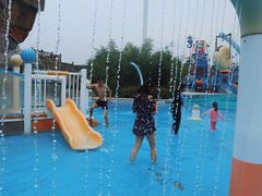 -汤山欢乐水世界