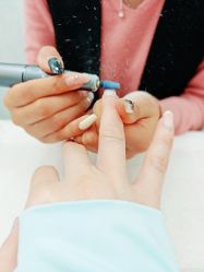 -赢韵美甲美睫瑞士净斑中心