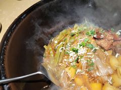 -万里闯关东铁锅炖菜馆(高新旗舰店)