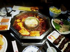 -陆派巴倒烫火锅(城东店)