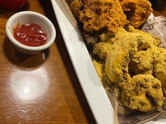 -BHC炸鸡(明洞总店)