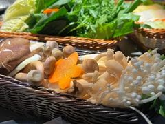 -伴山牛贵州黄牛肉火锅·苗疆非遗艺术餐厅(上海首店)