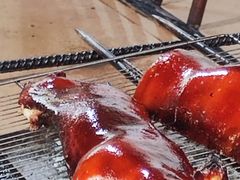 -黄记四更烤乳猪店