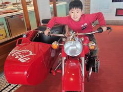-东方明珠·可口可乐欢乐餐厅