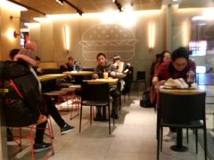 大堂-麦当劳(龙阳路店)