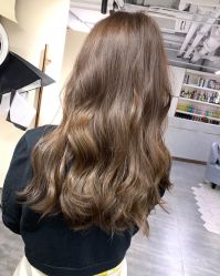 -MODEL'S HAIR