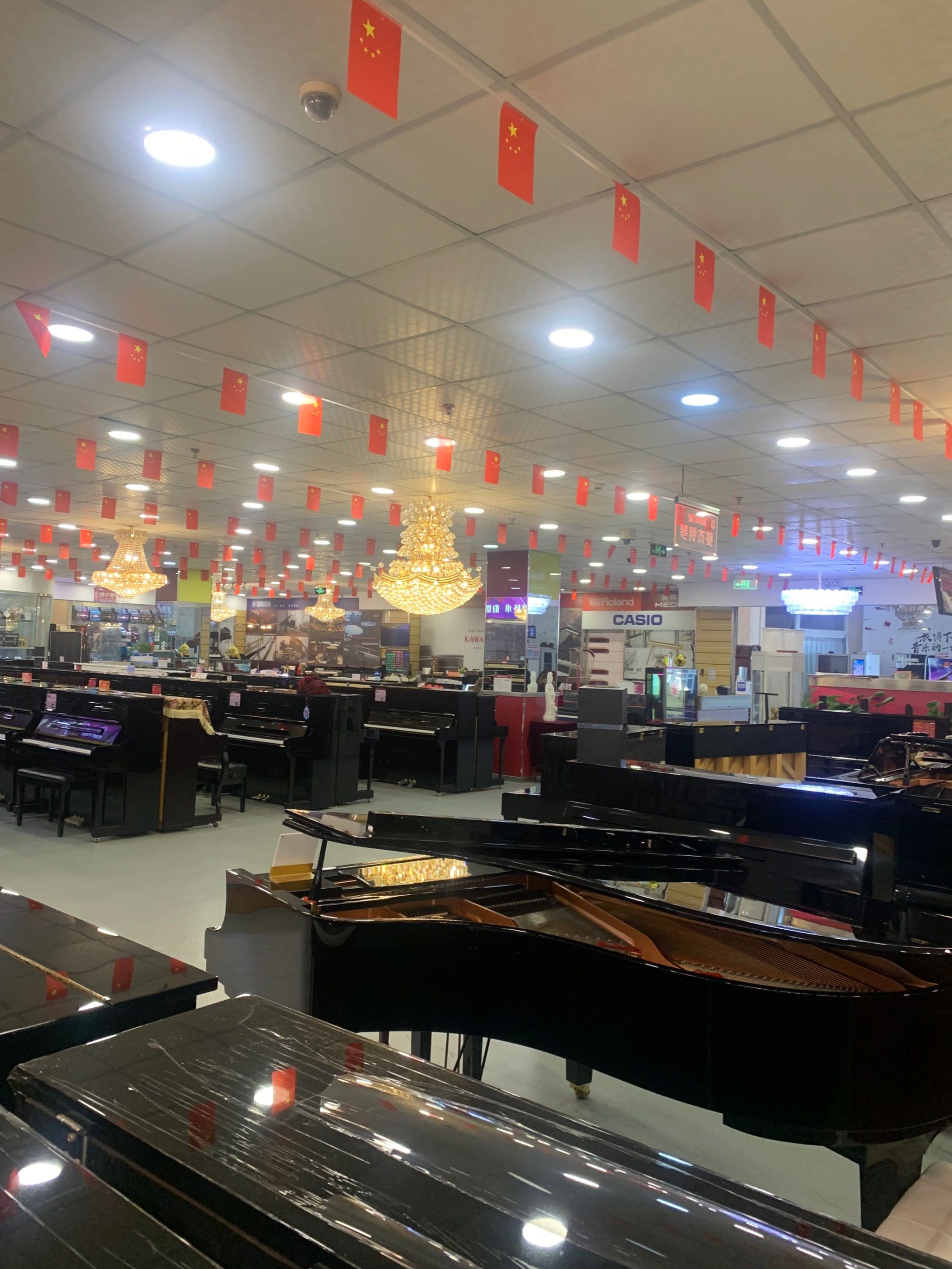 钢琴大卖场