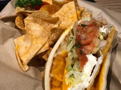 鸡肉爱芝士烤饼-Taco Bell 塔可贝尔(东方明珠店)