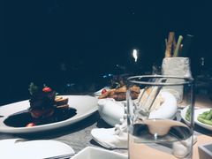 -穹六人间 people 6(岳阳路店)