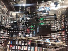 -钟书阁(群光广场店)