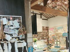 -猫的天空之城概念书店(苏州平江店)
