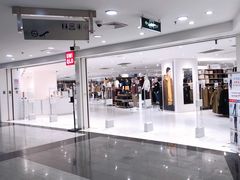 -优衣库(上海正大广场店)