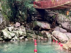 -安吉龙王山峡谷漂流