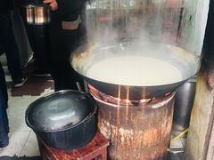 -云南大锅豆浆店