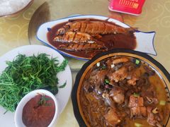 -华龙特色大骨鸡农家菜馆