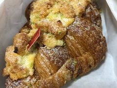 菠萝乳酪可颂-Salon de The de Joel Robuchon(外滩18号店)