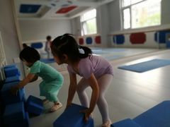 -艺彩童馨舞蹈培训学校(西湖道校区)