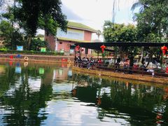 -侯臣咖啡文化村