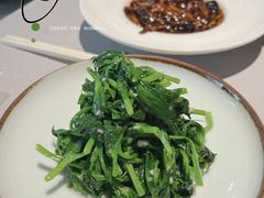 清炒豌豆尖-屋里厢上海菜馆