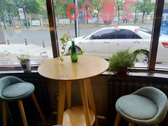 靠窗位-ZING COFFEE 镜咖啡