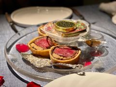 惠灵顿牛排-弦月窗LUNETTE BY AMANDA(复兴路店)