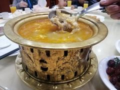 银鱼紫蟹火锅-红旗饭庄