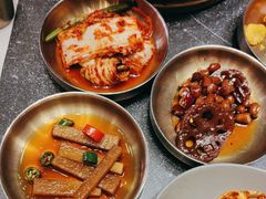-草家酱蟹炭火烤肉店(珲春南路二店)