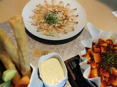 -穹六人间 people 6(岳阳路店)