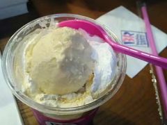 -新华里咖啡书吧(新华书店小寨店)