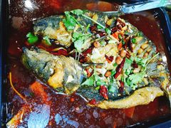 东镇给力烤鱼-老东镇啤酒屋海鲜加工·蒸汽海鲜·海鲜烧烤(台东店)