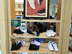 -hotwind热风(世纪东方广场店)