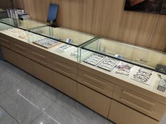 -视野联行眼镜·蔡司·尼康·授权优选门店(青浦宝龙店)