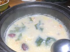 -洪氏嗨捞·广东猪肚鸡·椰子鸡火锅(西咸万象城店)