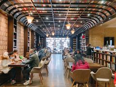 -钟书阁(松江泰晤士小镇店)