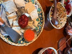 -包整·丝娃娃(一览甲秀楼风景店)