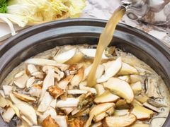 -原林野山菌火锅·炒菌(关上野生菌一条街店)