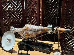 -恰餐厅及酒吧 CHAR Bar & Grill (北京丽都皇冠假日店)