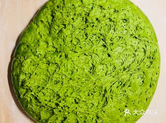 绿油油的很有食欲，我们是用安琪发面的，发的很软乎