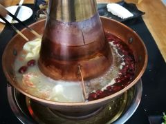 -果松木炭酸菜铜火锅·外婆参鸡汤