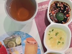 -洪氏嗨捞·广东猪肚鸡·椰子鸡火锅(西咸万象城店)