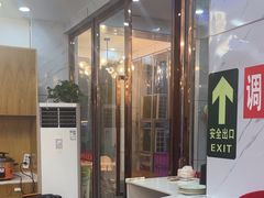 -休记光头香辣蟹干锅(绵竹店)