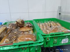 -炉边皮皮·烘焙甜品工厂店