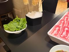 -鲜入唯煮·港式海鲜牛肉火锅(金宝街店)