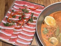 -野山舂·贵州现舂酸汤火锅(鸿通城店)