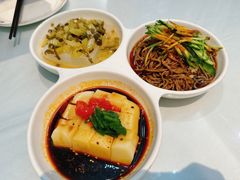-纳家楼·地道陕菜(劳动路店)