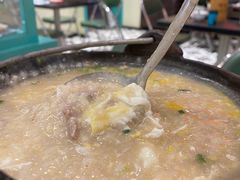-何妹湿辣牛肉·粤式烧烤砂煲(桂雅路店)