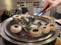 -围炉肉舍•炭烤活鳗•丹东海鲜烤肉(步行街店)